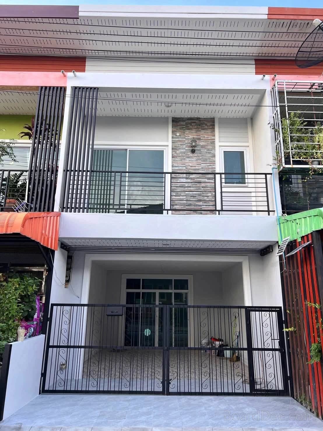 Renovated 2-Story Townhome in Khlong Hae, Hat Yai — 2.23M THB