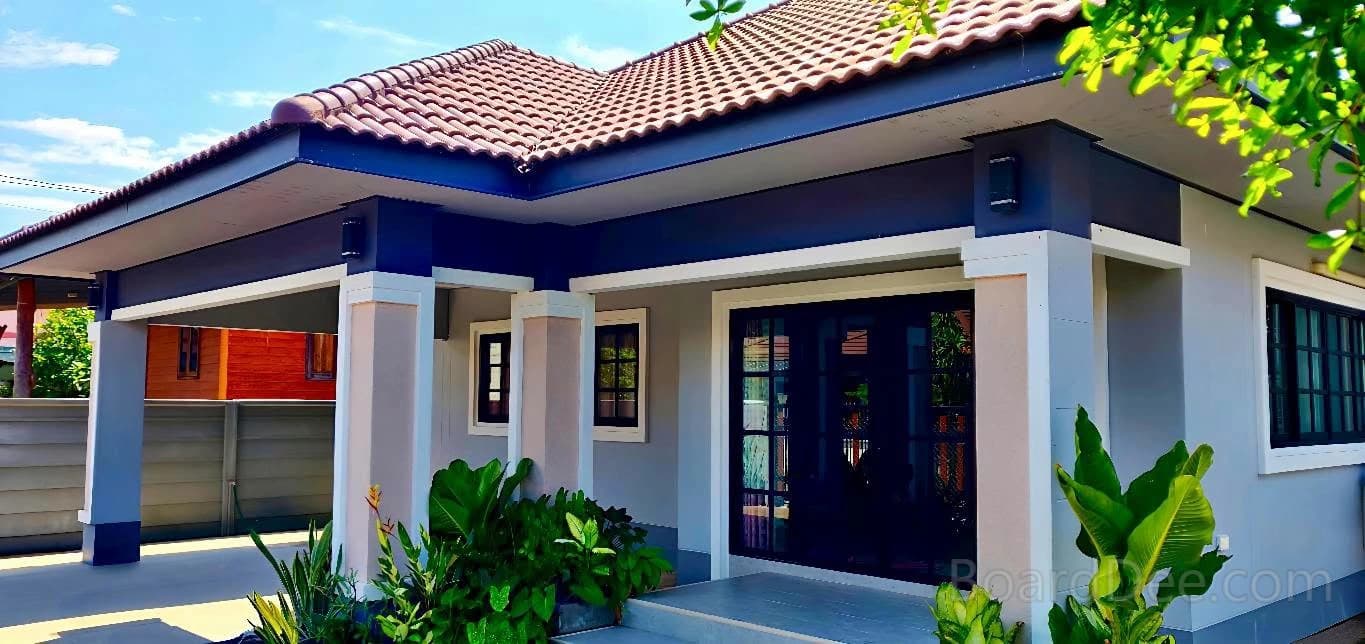 House for Rent – Quiet and Shady with a Large Side Yard