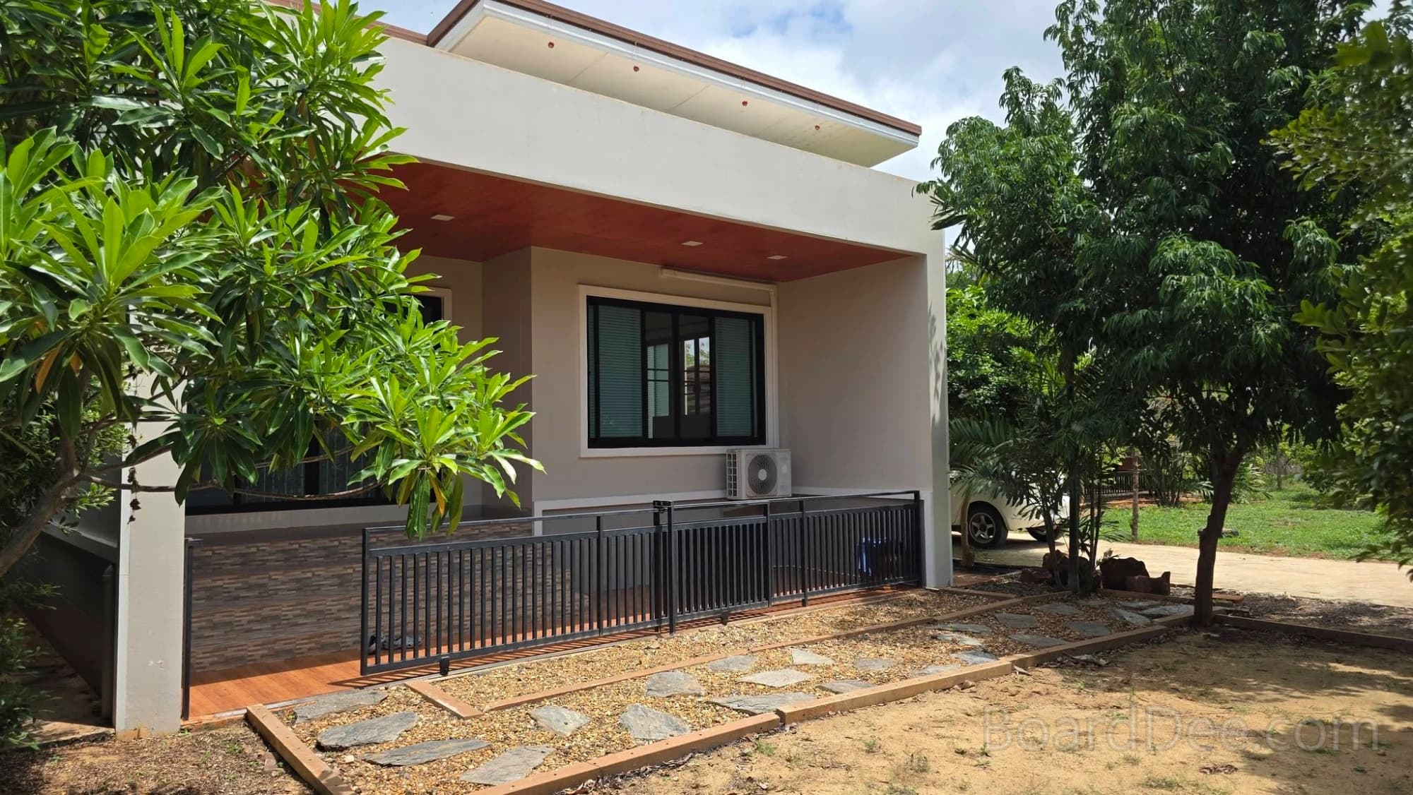 Garden Home 371 sq. wah with Various Fruit Trees, Including 2 Houses