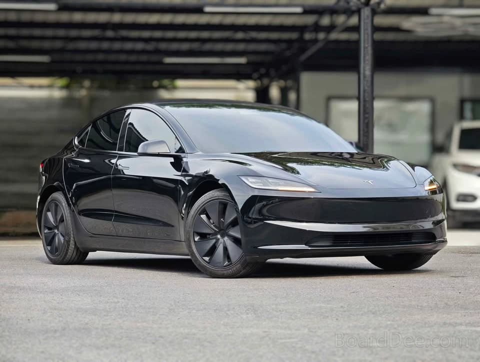 เทสลา Model 3 Premium RWD (Highland) ปี 2024 — ไมล์ 32,000 กม. รถศูนย์ มีประกัน