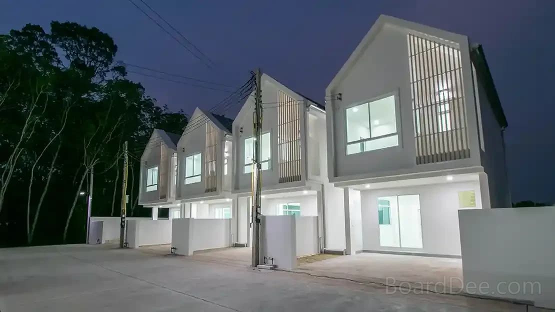 Nordica Home — ทาวน์เฮาส์ใหม่ 3 ห้องนอน, แม่พิมพ์, ระยอง