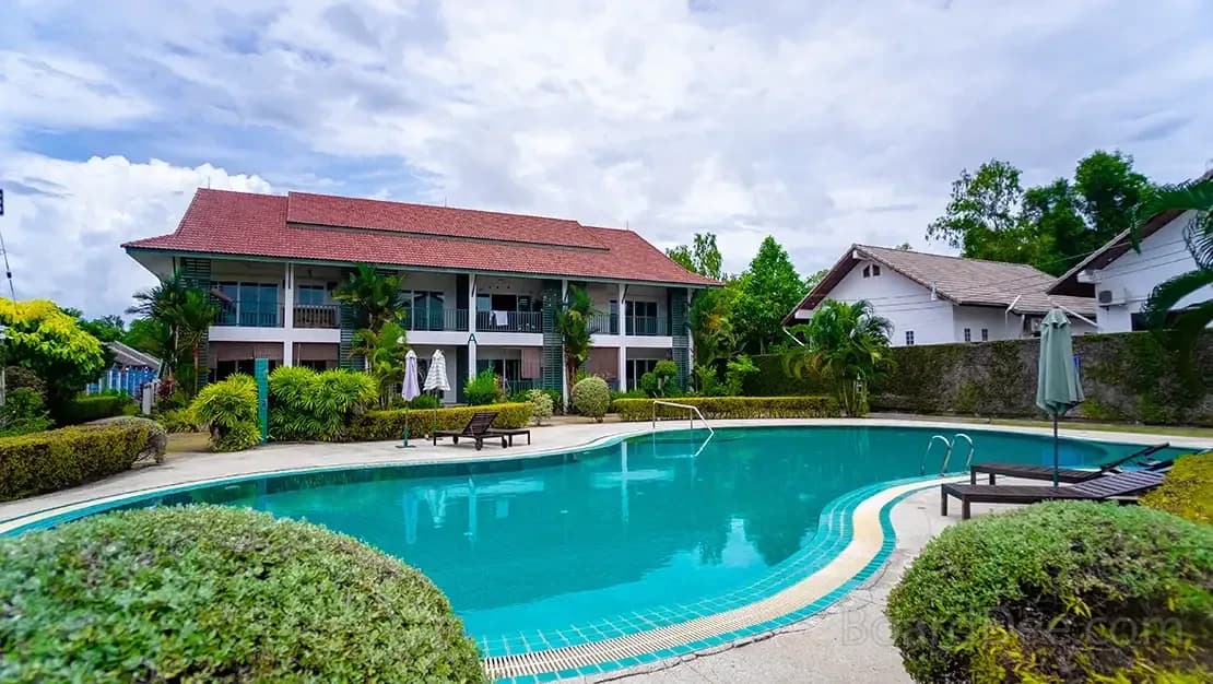 Green Abel Condo — 2-Bed, 400m to the Beach, Rayong