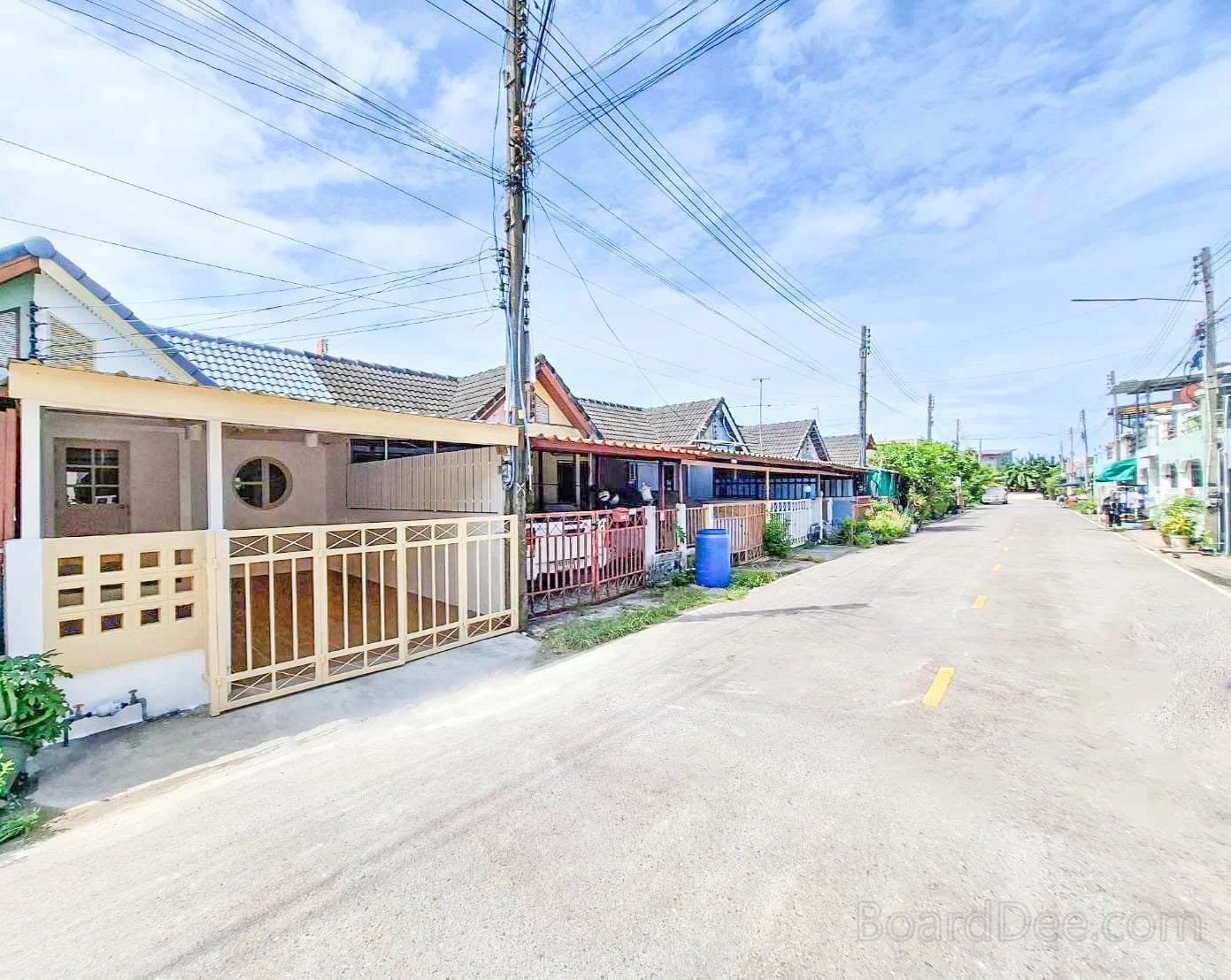 บ้านราคาไม่เกินล้าน ติดห้างซีเจ สี่แยกบ้านแลง ทำเลดี