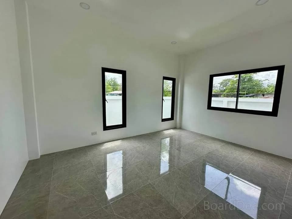 Modern single house with distinctive, minimalist design