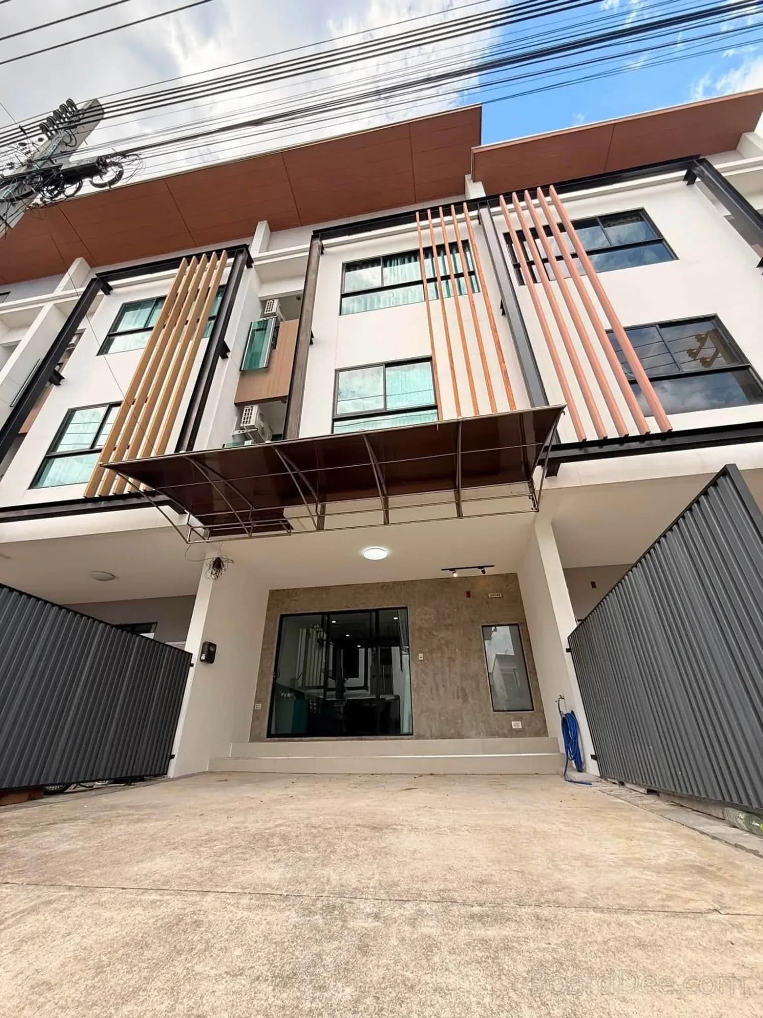 iField Bangna — 3-Storey Home Office for Rent (3 Bed, near Mega Bangna)