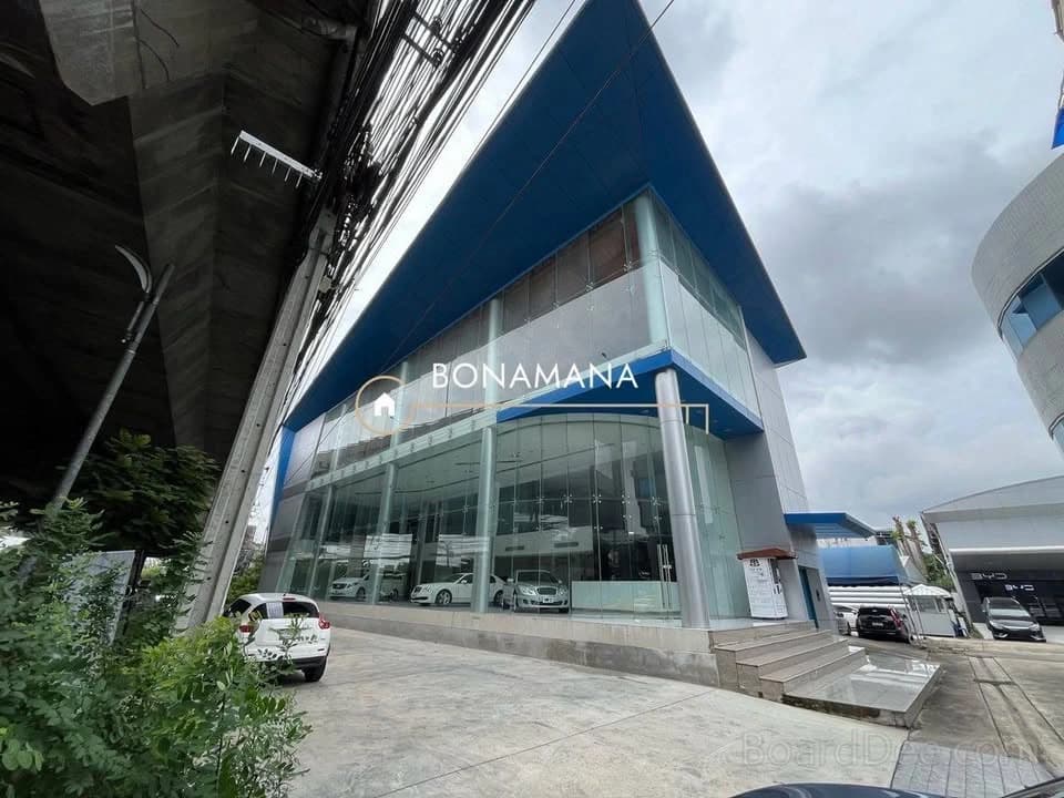 Car Showroom Building for Rent on Rama 9 — 3 Floors, 900 sq.m. (car elevator)