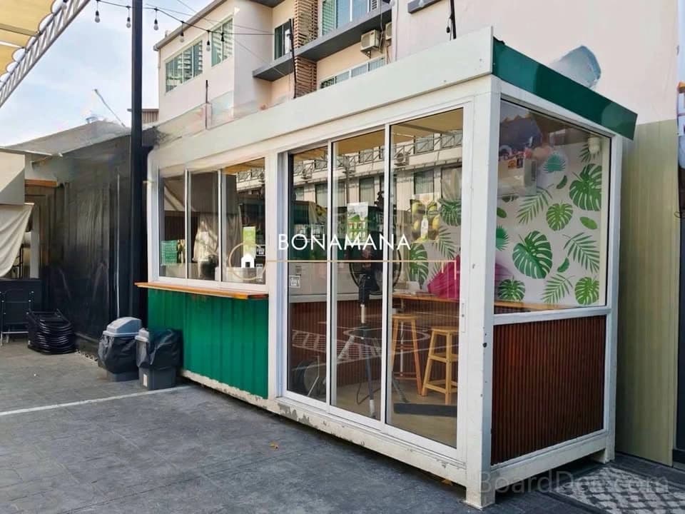 Food & Drink Kiosk for Rent near BTS Phrom Phong — 9 sq.m. (prime roadside)