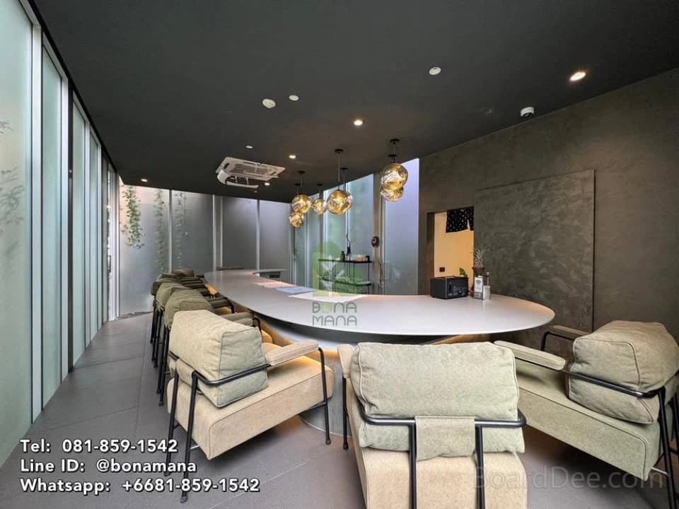 Bar / Restaurant Space for Rent in Ekamai — 38 sq.m. (ground floor)