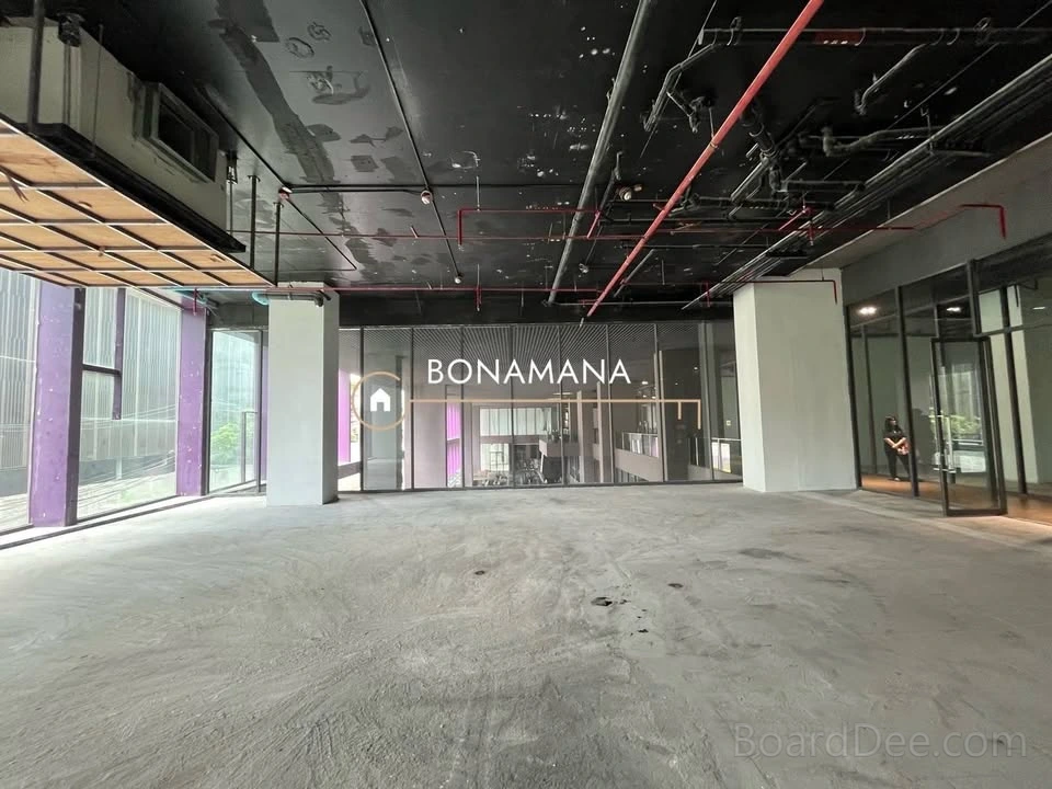 Business / Retail Space for Rent Connected to BTS Thonglor — 155 sq.m. (2nd floor)