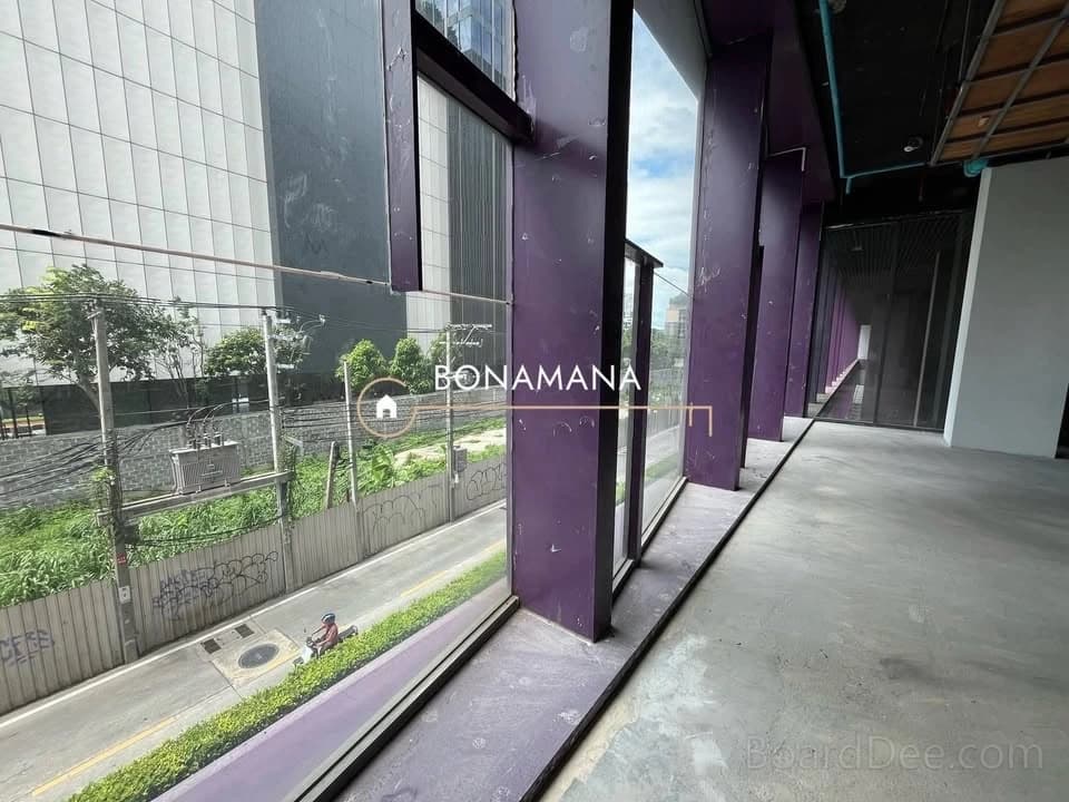 Business / Retail Space for Rent Connected to BTS Thonglor — 118 sq.m. (2nd floor)