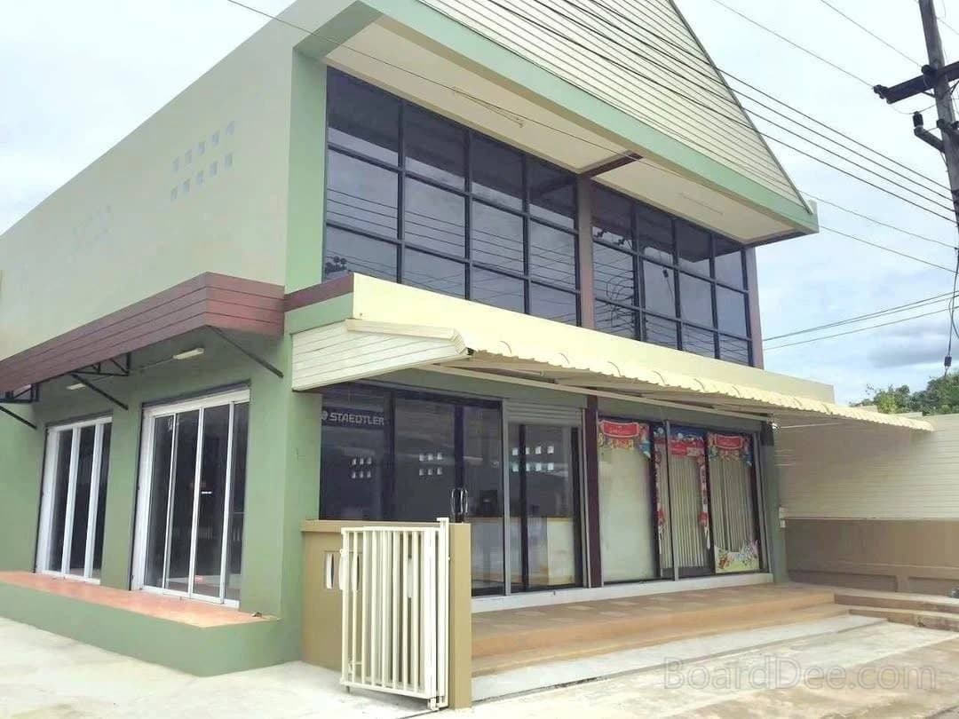 ขายบ้าน+อาคารสำนักงาน ร้านค้า+2 โกดัง ติดทางหลวง 1033 อ.เมือง ลำพูน